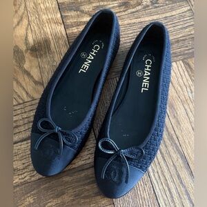 CHANEL Black Tweed Ballet Flats